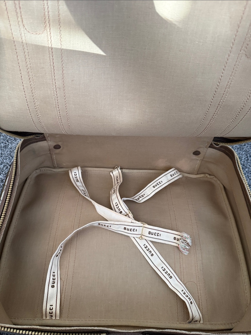 Authentic Gucci Monogram Suitcase Trunk Luggage Brown Gg Supreme Canvas - Picture 8 of 9